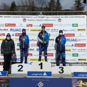 Bildquelle Barbara Patz: Siegerehrung AK16 -Einzel. V.l.n.r.: Hans Rambold (Sportwart Biathlon BSV), Korbinian Kübler (SC Hammer), Max Grimm (SC Aising-Pang) und Noah Schüttler (SC Kaufbeuren)